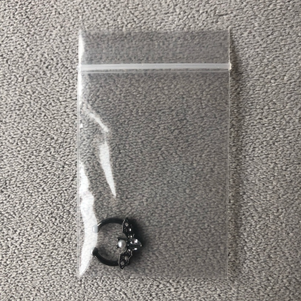 Bat Faux Septum Nose Ring ~ Brand New! - Picture 4 of 8